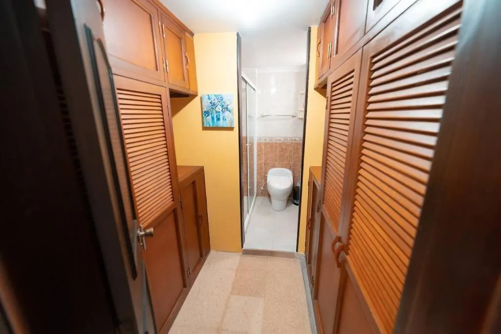 Apartamento Amoblado De 3 Habitaciones En Medellin Mlb301 Apartment